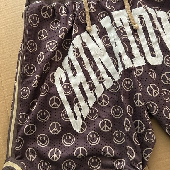 Chinatown Market shorts - Picture 2 of 12